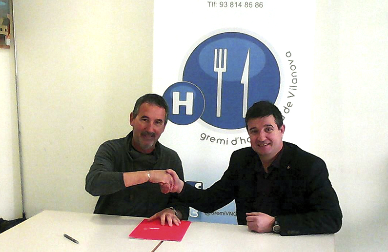 El Gremi d’Hostaleria de Vilanova i el CPNL signen un conveni per promoure el català en la restauració